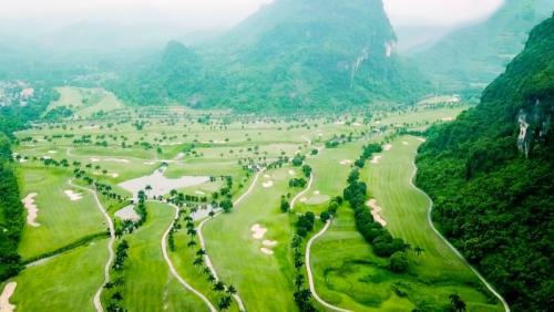 Phoenix Golf Resort | Viet Green Travel