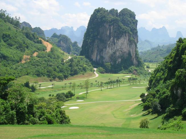 Phoenix Golf Resort | Viet Green Golf