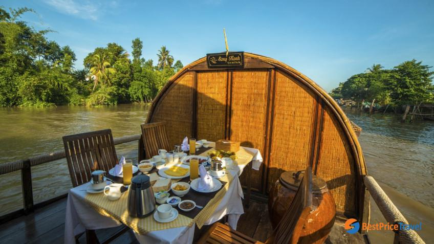 Song Xanh Sampan 2-day tour: Saigon- Mekong- Saigon